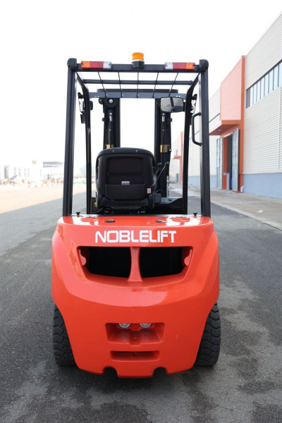 Дизельный вилочный погрузчик Noblelift FD4P30 Mitsubishi S4S
