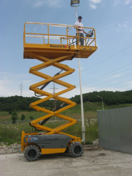 Ножничный подъемник HAULOTTE COMPACT 12 RTE