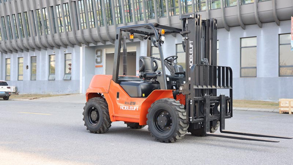 Погрузчик Повышенной Проходимости Noblelift FD4RT25 4WD