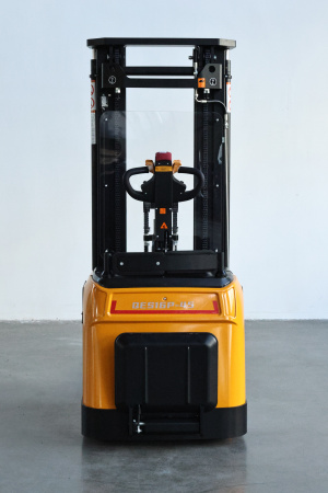 Самоходный штабелер с платформой QES16P-45 li-ion 3F450